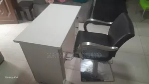 Saloon Chair and Table