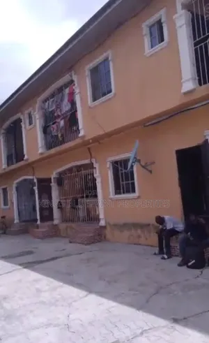 2bdrm Block of Flats in Udu Warri for sale