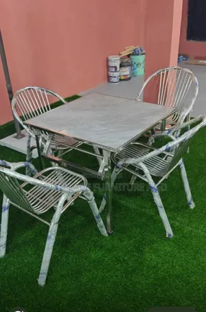 High Classic Luxury Out Door Dining Table With 4 Chairs