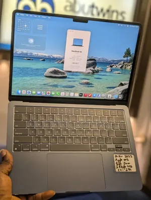 Laptop Apple MacBook Air 2022 M2 8GB Apple M2 SSD 256GB