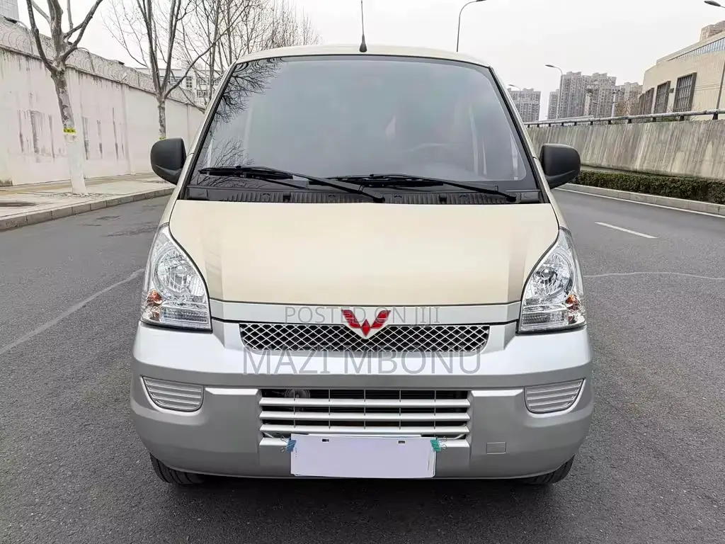 Wuling GL6509 2020 Gold