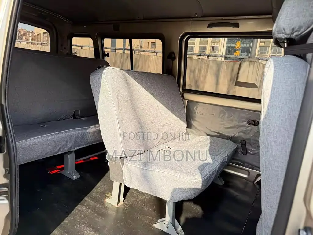 Wuling GL6509 2020 Gold
