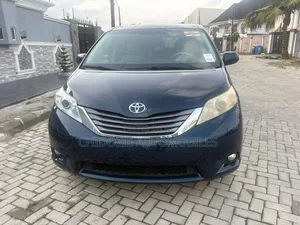 Toyota Sienna XLE 8 Passenger 2011 Blue