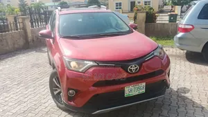 Toyota RAV4 XLE 4dr SUV (2.5L 4cyl 6A) 2018 Red