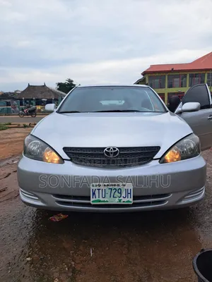 Toyota Camry LE V6 4dr Sedan (3.0L 6cyl 5A) 2004 Silver