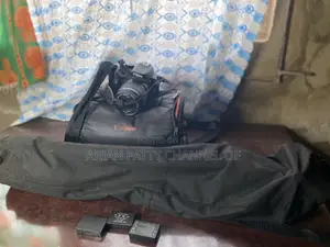 Canon100dslr