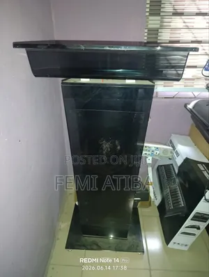 High Quality Glass Pulpit