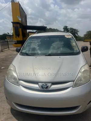 Toyota Sienna XLE Limited 2007 Gold