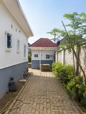 3bdrm Bungalow in Galadimawa for sale