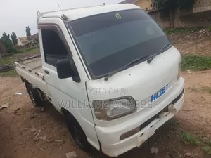 Extremely Clean Hijet Daihatsu, 2005 Model, Working Perfectly