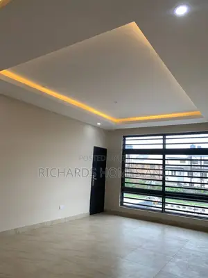 3bdrm Apartment in Lekki Phase 1 for rent
