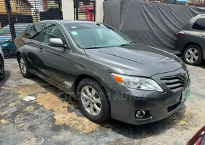 Toyota Camry LE 4dr Sedan (2.5L 4cyl 6AM) 2010 Gray