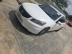 Honda Accord 2010 White