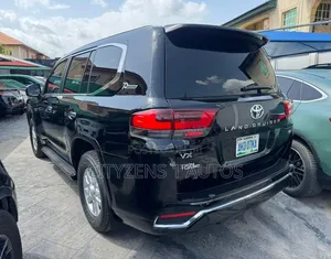 Toyota Land Cruiser 2011 Black