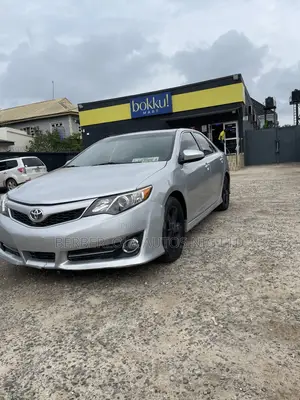Toyota Camry SE 4dr Sedan (2.5L 4cyl 6A) 2013 Silver