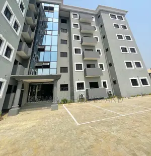 3bdrm Apartment in Lekki Phase 1 for rent