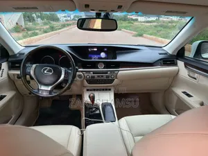 Lexus ES 2016 Off white