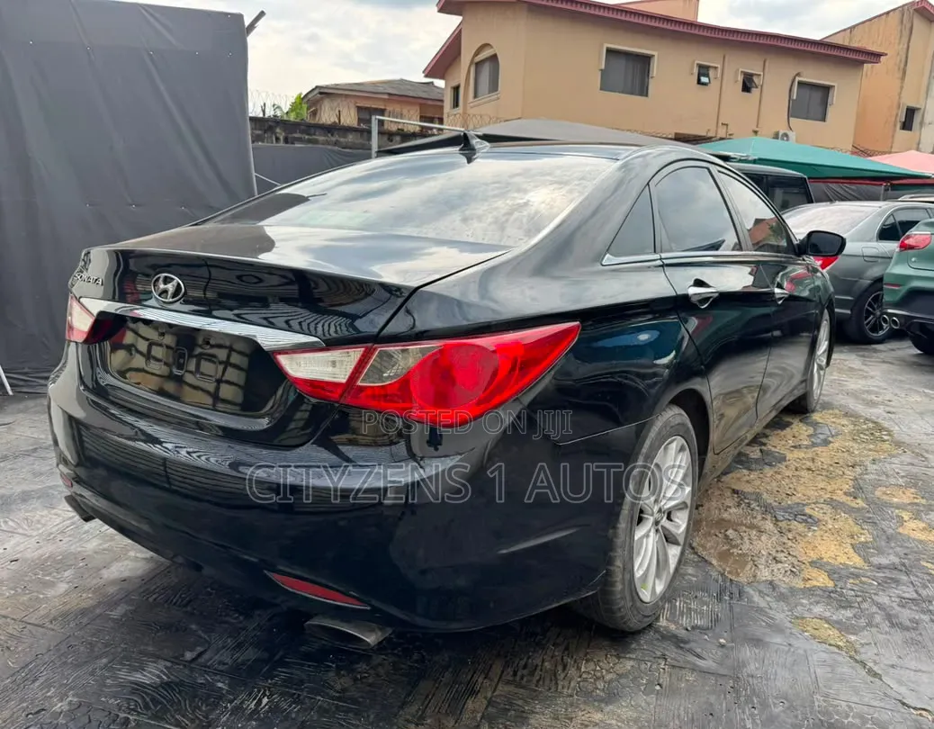 Hyundai Sonata 2012 Black