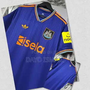 Newcastle United v-Neck Football Jersey
