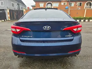 Hyundai Sonata Limited Sedan FWD (2.4L 4cyl 6A) 2016 Blue