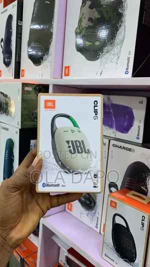 JBL Clip 5