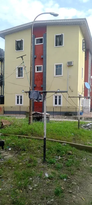 2bdrm Block of Flats in Alaka Lsdpc Estate, Iponri for sale