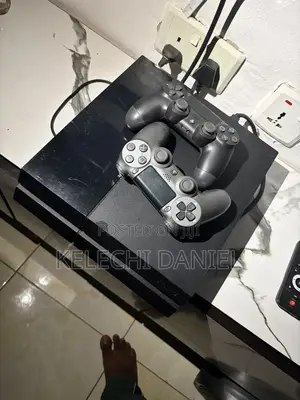 Play Station 4