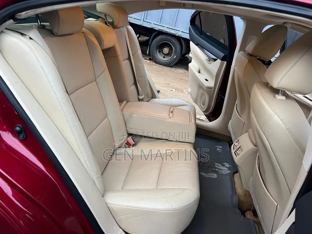 Lexus ES 2017 Red