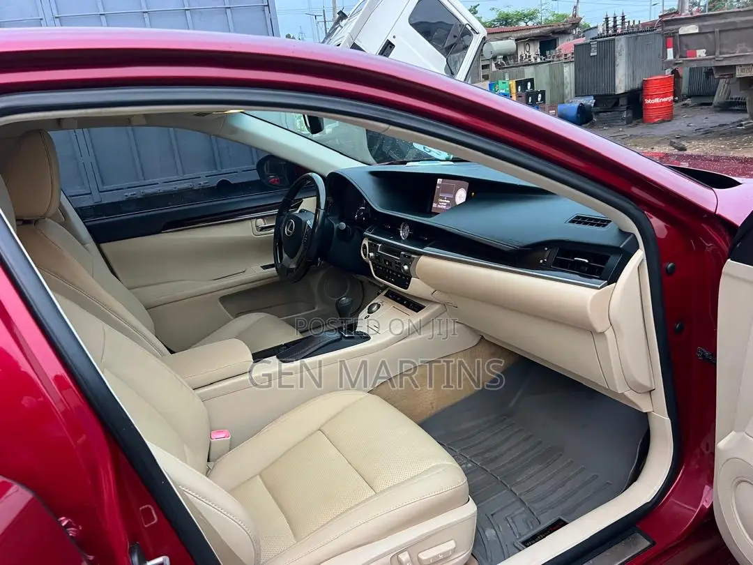 Lexus ES 2017 Red