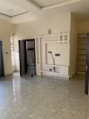 4bdrm Duplex in Chevron for rent