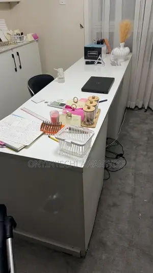 Nail/Office Table