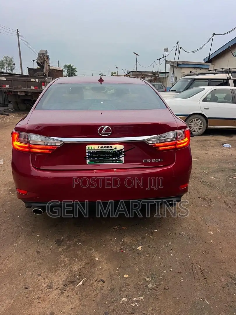 Lexus ES 2017 Red