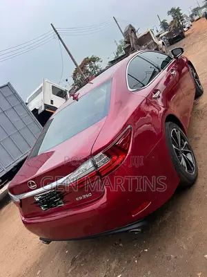 Lexus ES 2017 Red
