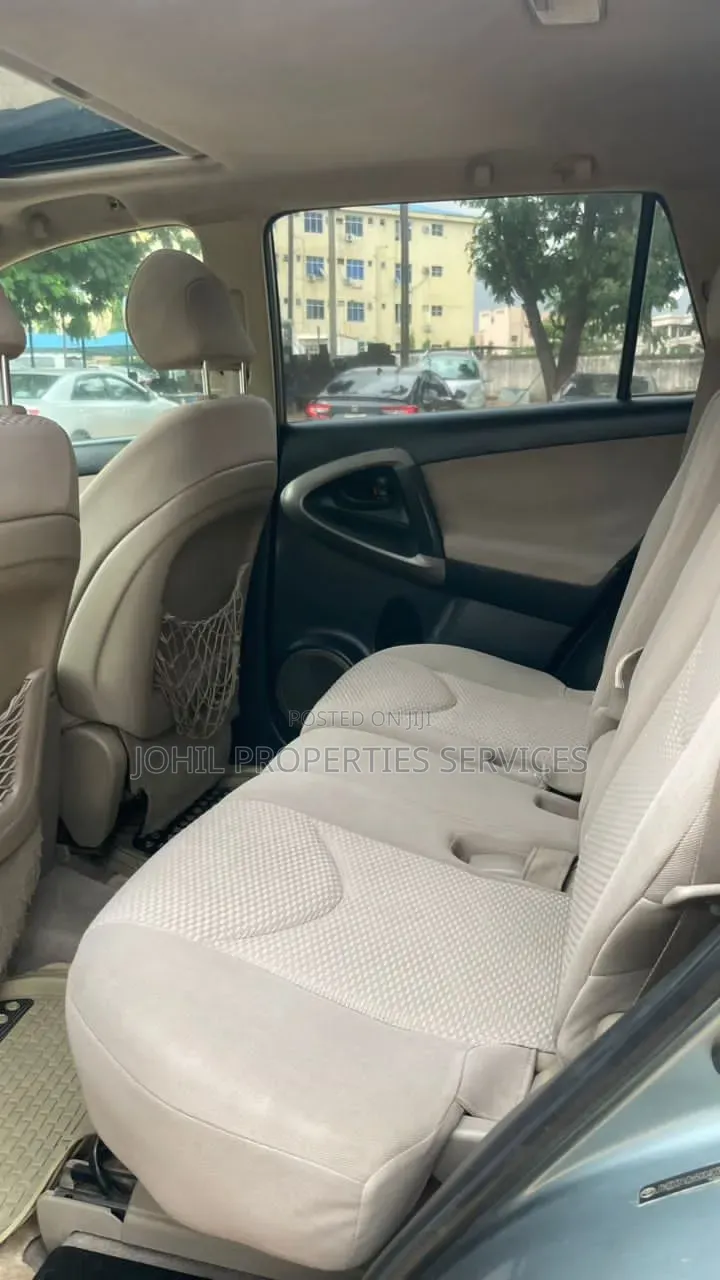 Toyota RAV4 1.8 2007 Gray