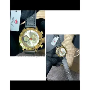 Quartz Men's Leather Strap Wristwatch
