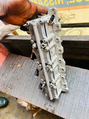 Variable Valve Lift Hydraulic Control Unit for Range Rover Engines