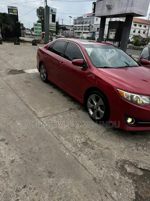 Toyota Camry SE V6 4dr Sedan (3.5L 6cyl 6A) 2013 Red