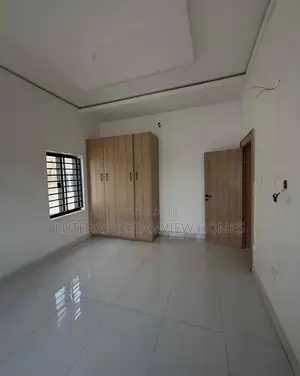 5bdrm Duplex in Gwarinpa, Life Camp for sale