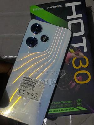 Infinix Hot 30 256 GB White