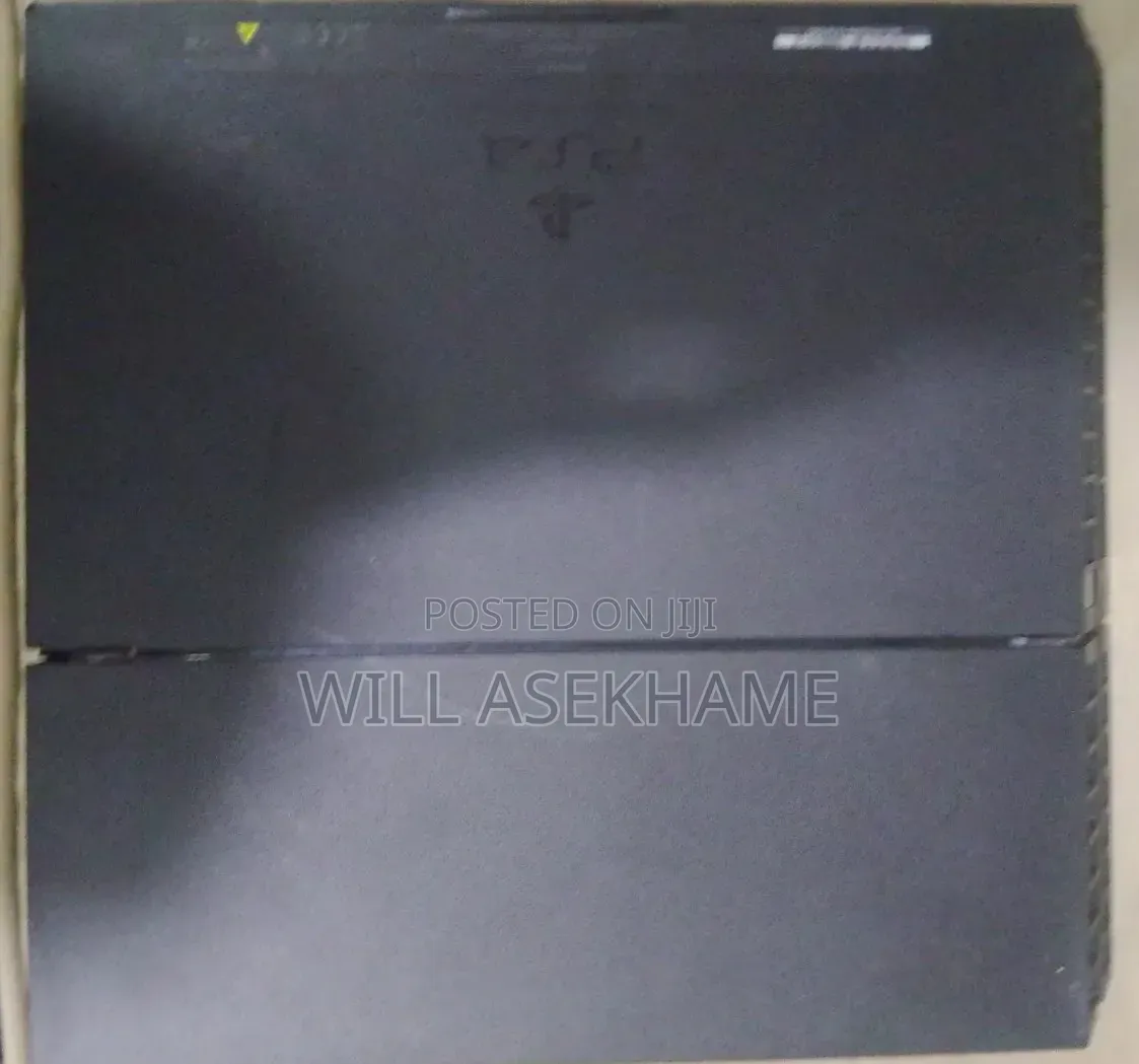 Playstation4 With a Ps Plus Controller