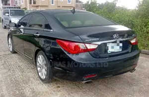 Hyundai Sonata Limited 2.0T Sedan (2.0L 4cyl 6A) 2012 Black