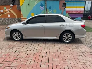 Toyota Corolla 2010 Silver