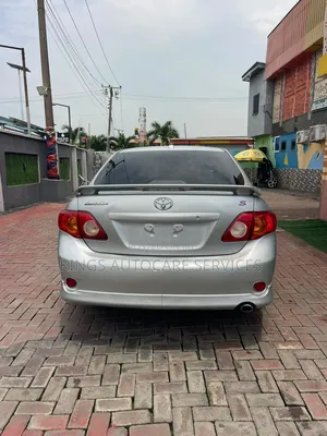 Toyota Corolla 2010 Silver