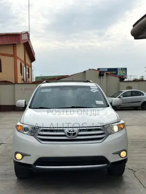 Toyota Highlander Limited 2011 White