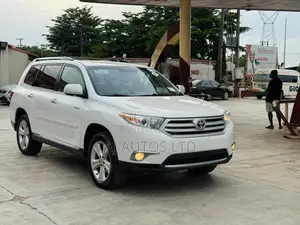 Toyota Highlander Limited 2011 White
