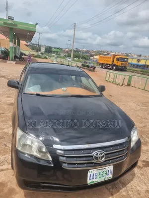 Toyota Avalon 2005 Black