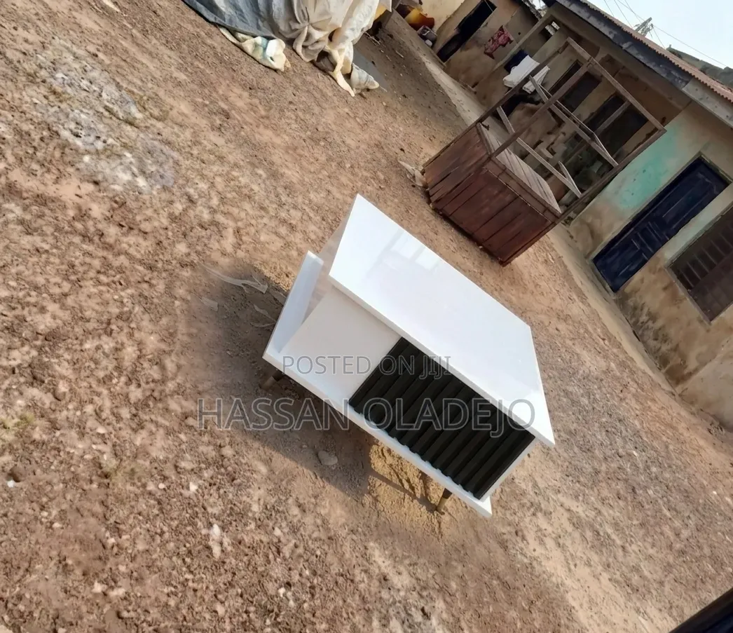 High Gloss Center Table