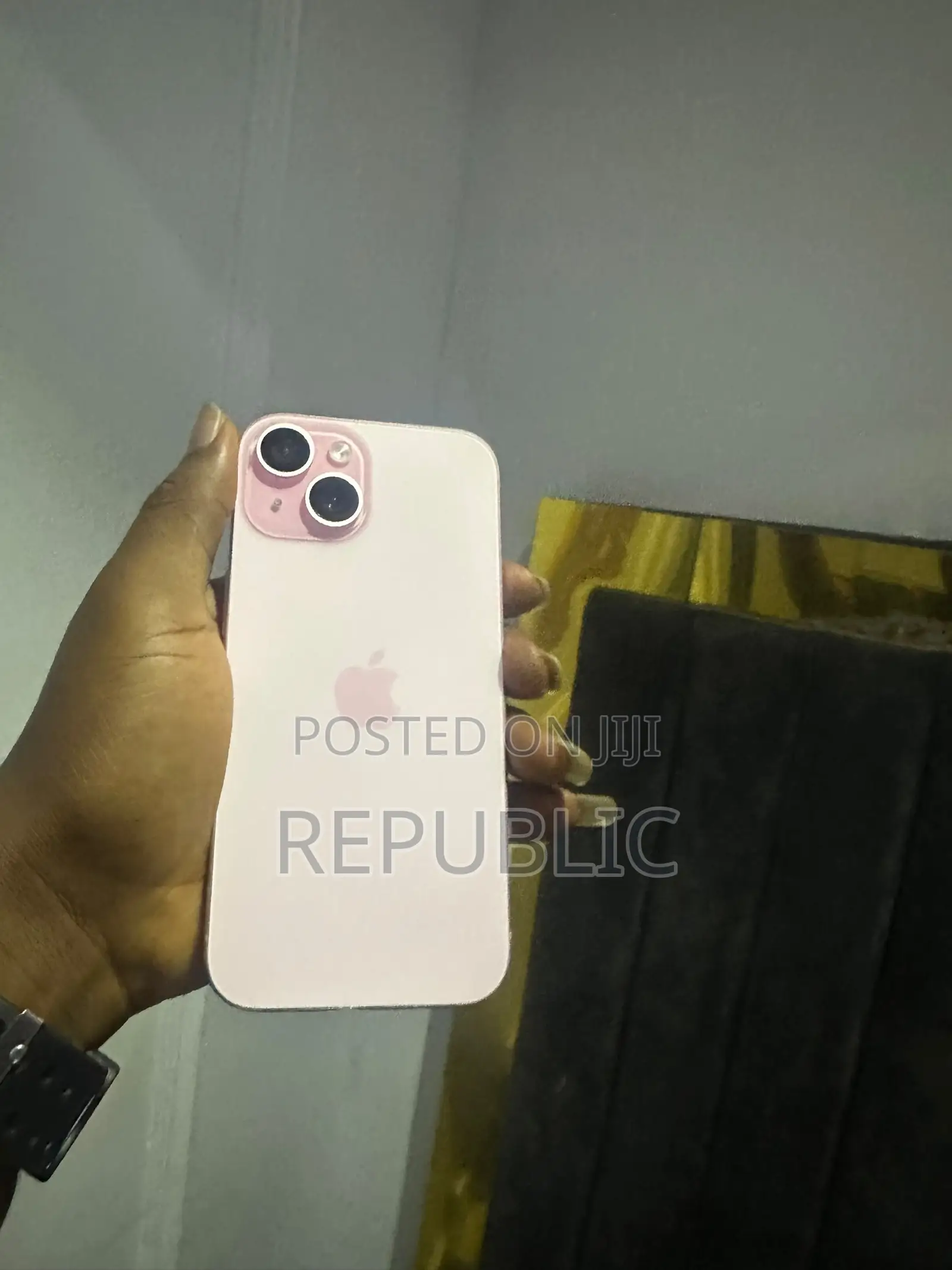 Apple iPhone 15 128 GB Pink