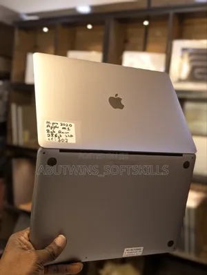 Laptop Apple MacBook Pro 2020 8GB Apple M1 SSD 256GB