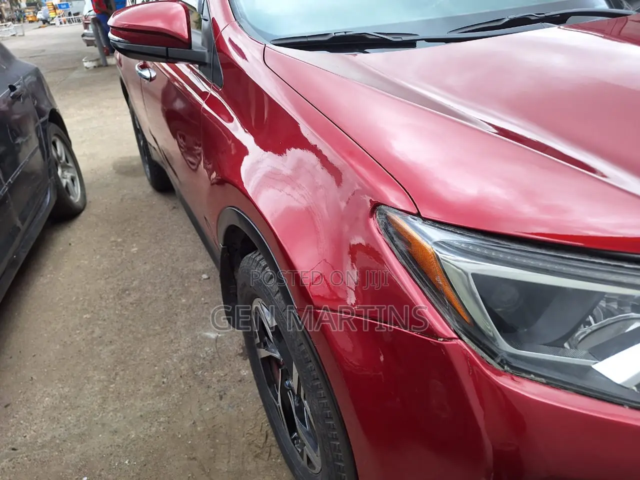 Toyota RAV4 2017 Red